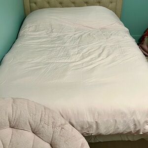 Pottery Barn Kids Super Soft Organic Sateen Duvet Cover, light pink, Full/Queen.